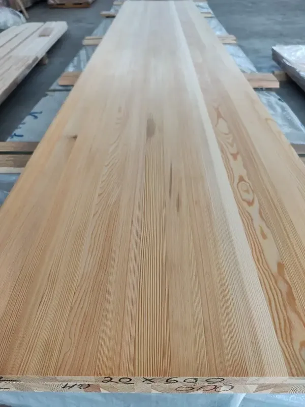 Мебельный щит из лиственницы цельноламельный 40×600×2000